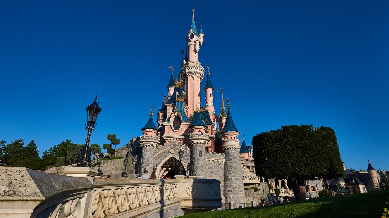 Disneyland Paris Cancels April 2nd Reopening