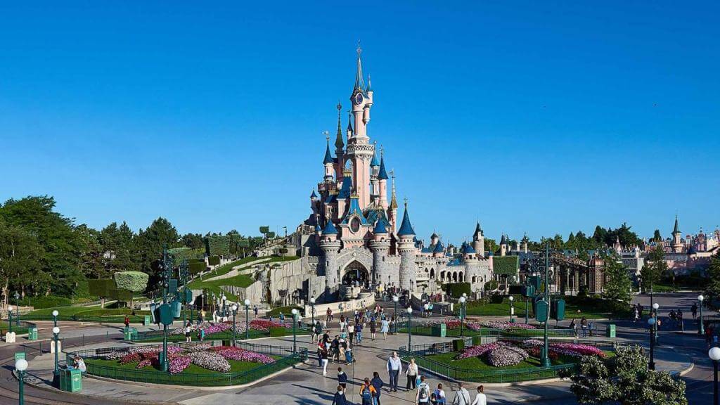 BREAKING: Disneyland Paris Sets June Reopening Date